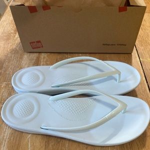 Beautiful fitflop size 10 super comfortable new seafoam blue color